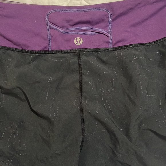 Lululemon running short in size 6 - Picture 4 of 5